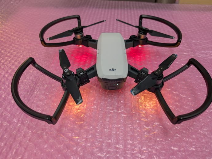 DJI Sparkライト点灯